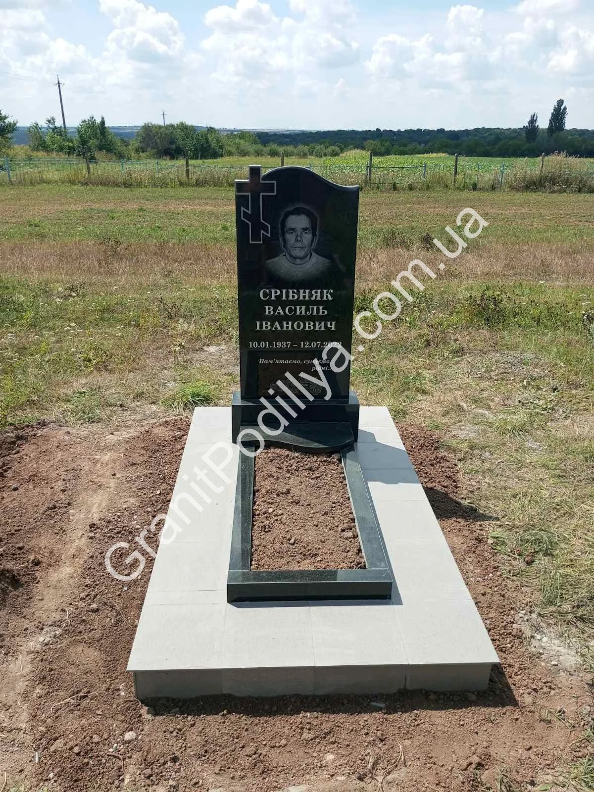 Одинарний пам'ятник з граніту - Кам'янець-Подільський | GranitPodillya